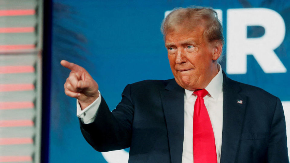 ترامپ: یهودیانی که به بایدن رای دهند، باید تحت معاینه روانی قرار بگیرند ترامپ: یهودیانی که به بایدن رای دهند، باید تحت معاینه روانی قرار بگیرند