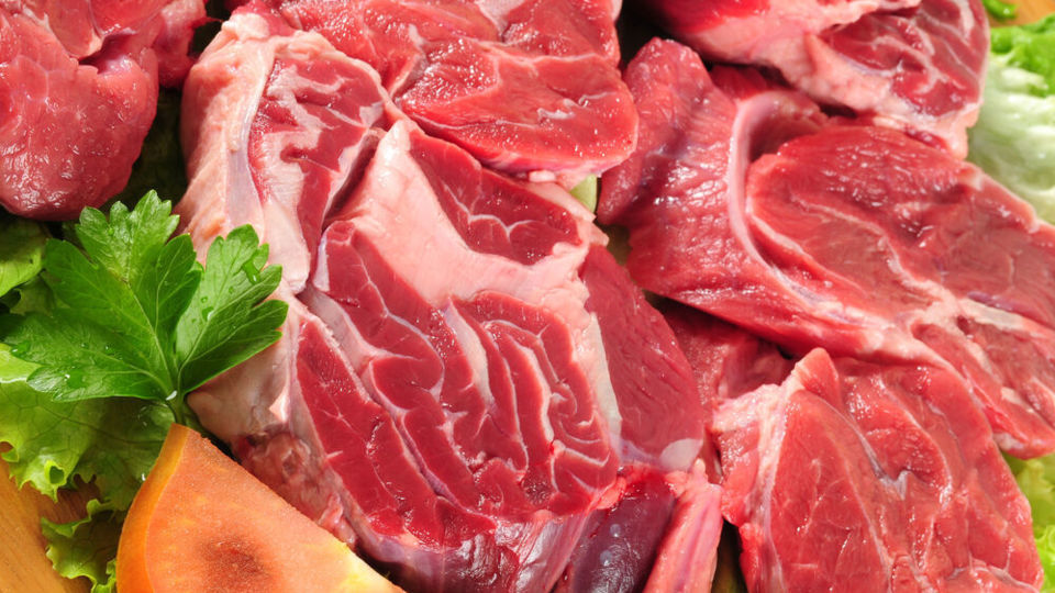 حجم بالای واردات و افزایش جمعیت دامی / قیمت گوشت قرمز کاهش می‌یابد