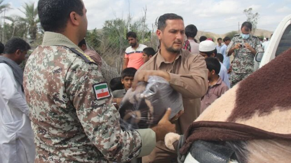 ارسال اقلام مورد نیاز به سیستان و بلوچستان توسط ارتش و سپاه