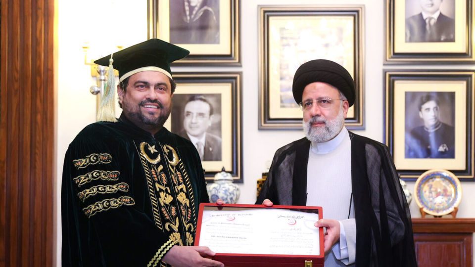 رئیسی از دانشگاه کراچی دکتری افتخاری گرفت