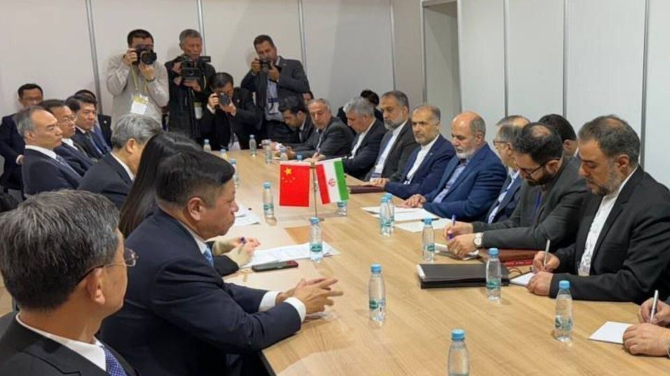 دیدار دبیر شورای عالی امنیت ملی با مقامات سه کشور دیدار دبیر شورای عالی امنیت ملی با مقامات سه کشور