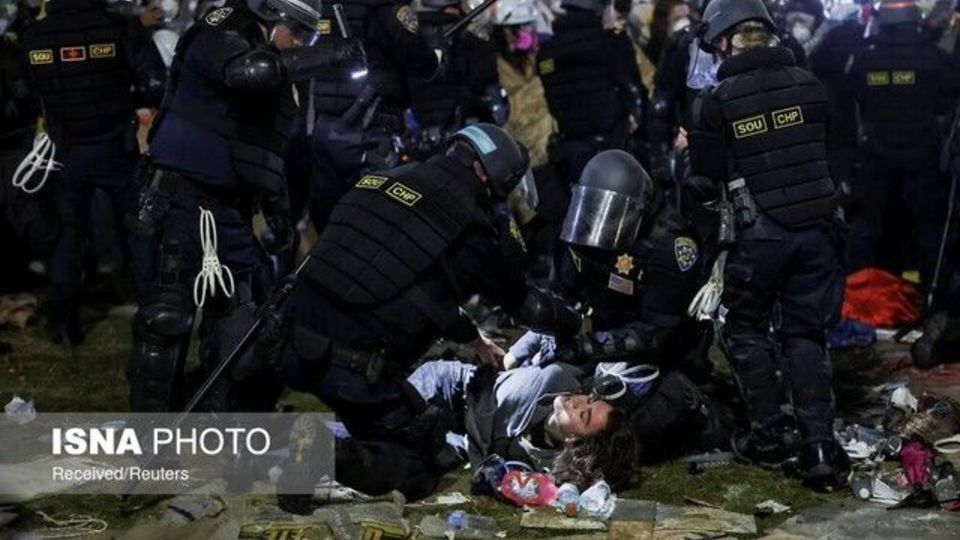 چرا دولتمردان آمریکا از خشونت علیه دانشگاهیان این کشور در برابر دوربینها ابایی ندارند؟ چرا دولتمردان آمریکا از خشونت علیه دانشگاهیان این کشور در برابر دوربینها ابایی ندارند؟