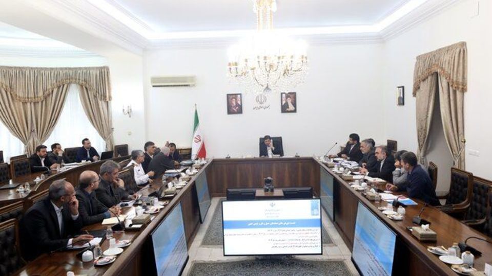 مخبر: مشکل واردات اتوبوس برون شهری در اسرع وقت حل و فصل شود مخبر: مشکل واردات اتوبوس برون شهری در اسرع وقت حل و فصل شود