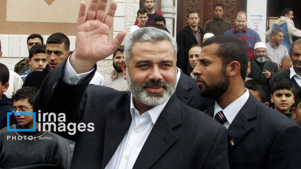 ملت فلسطین خواستار برخورد قاطع با جنایتکاران رژیم صهیونیستی هستند ملت فلسطین خواستار برخورد قاطع با جنایتکاران رژیم صهیونیستی هستند