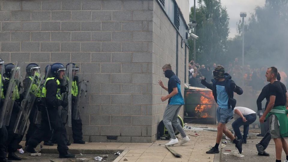 بازداشت ۷۴۱ نفر در جریان ناآرامیهای اخیر انگلیس بازداشت ۷۴۱ نفر در جریان ناآرامیهای اخیر انگلیس