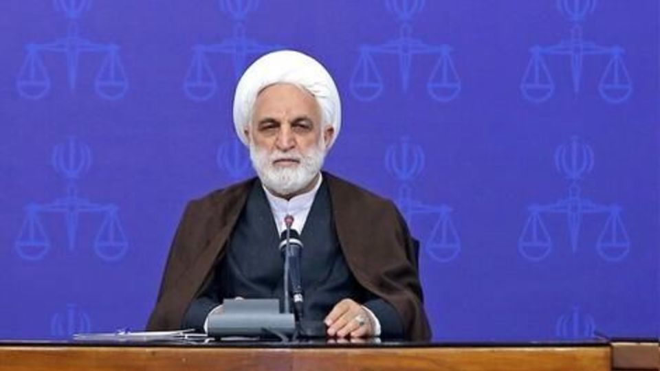 انتقاد اژه ای از حکم جایگزین حبس یک قاضی انتقاد اژه ای از حکم جایگزین حبس یک قاضی