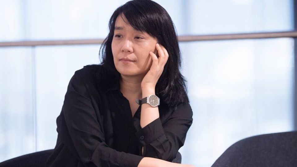 از سیاست تا روزمرگی با برندۀ نوبل از سیاست تا روزمرگی با برندۀ نوبل