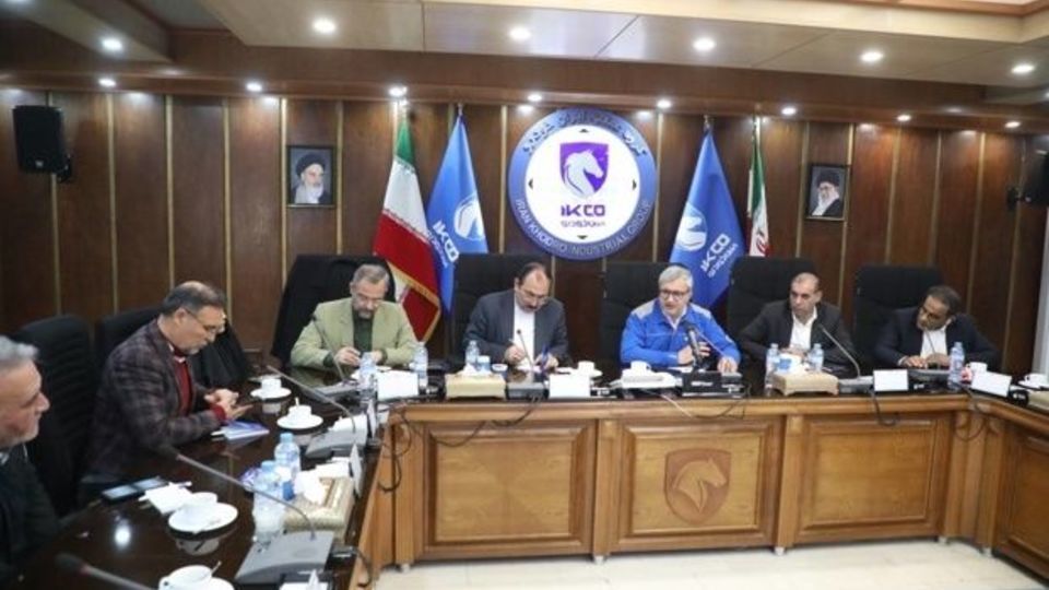 استقبال نمایندگان مجلس از برنامه‌های ایران‌خودرو در توسعه خودروهای هیبریدی