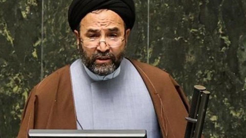 مشکلات مردم فقط با افزایش یارانه و حقوق حل نمی‌شود