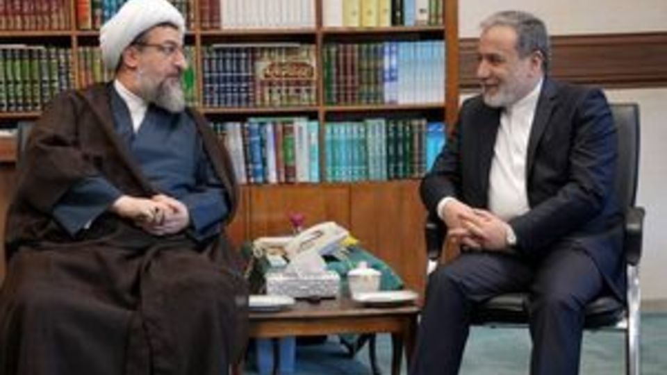 عراقچی: هم‌راستایی حرکت میدان و دیپلماسی باعث توقف دشمن شد