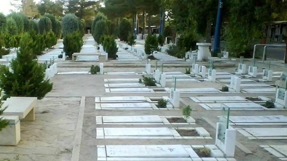 قبرهای حرم میلیاردی شد!