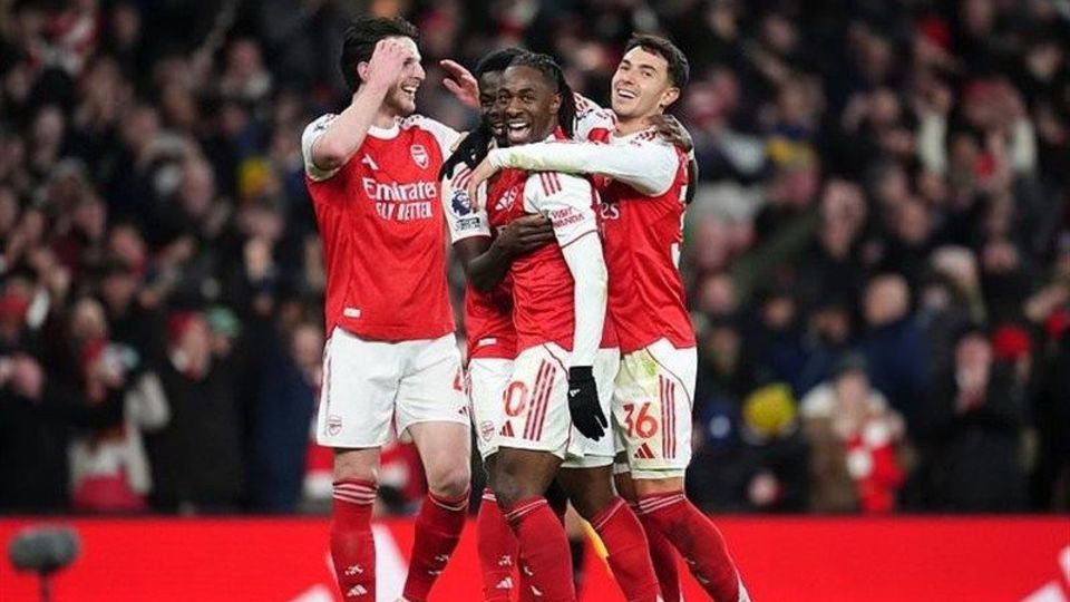 آرسنال در دربی لندن تاتنهام را به توپ بست / هت‌تریک ازه