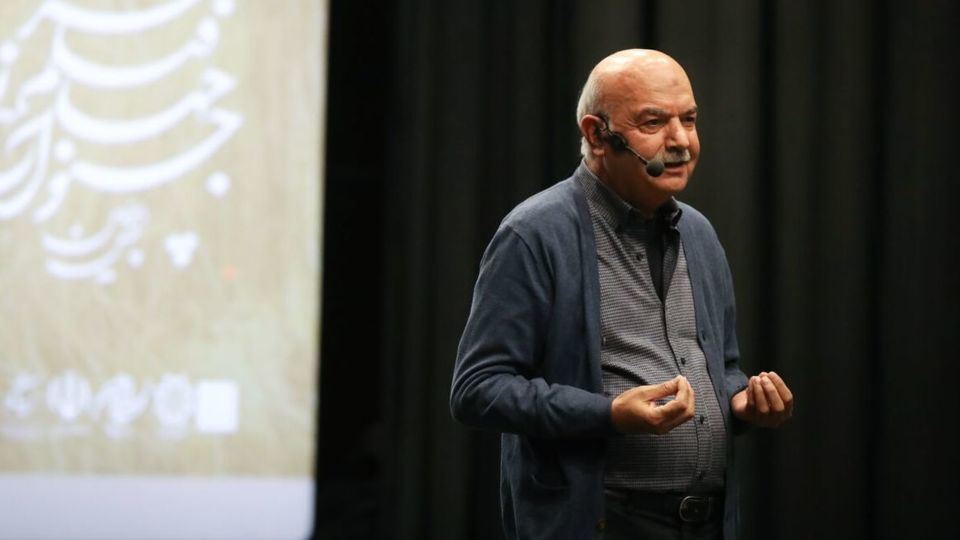 ایرج طهماسب: هنرمند با جزئیات کوچک، جهان‌های بزرگ می‌آفریند