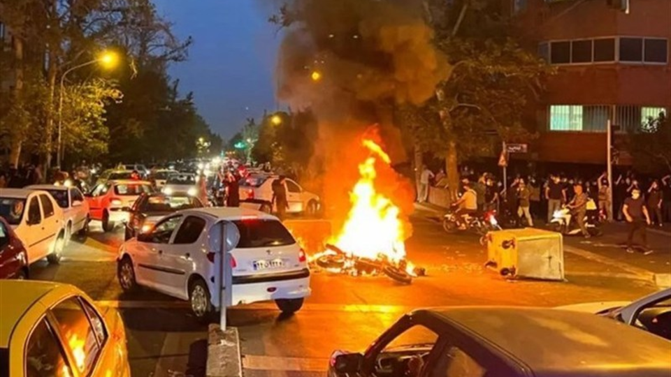 ترفند جدید آشوبگران؛ زنان و کودکان را سپر انسانی کنید!