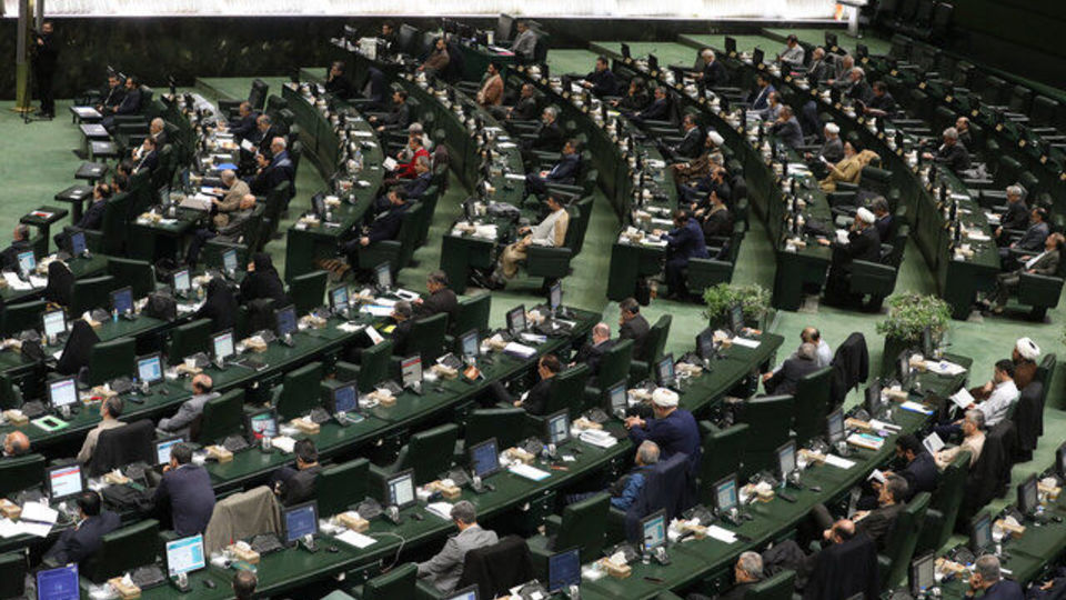 بررسی دو فوریت طرح ساماندهی تجمعات در صحن مجلس