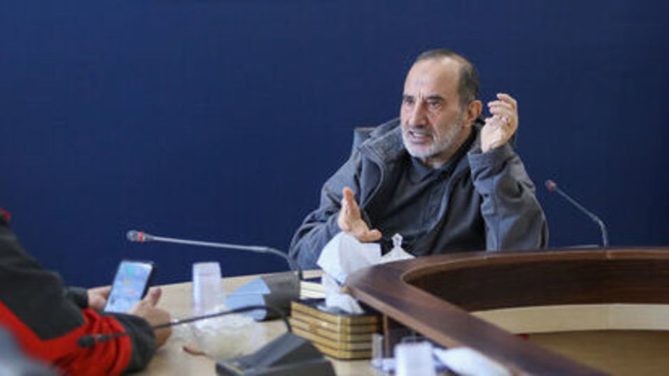 برای زمین‌گیر کردن کشور، پول ملی هدف گرفته شده است