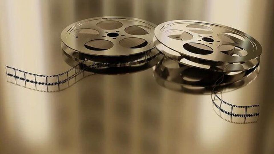 نمایش 20 فیلم از تلویزیون در روز جمعه