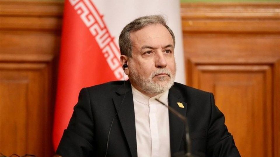 عراقچی: به هیچکس اجازه دخالت در امور داخلی ایران را نمیدهیم/ دوباره درخواست آتشبس دارند، اینگونه نمیشود عراقچی: به هیچکس اجازه دخالت در امور داخلی ایران را نمیدهیم/ دوباره درخواست آتشبس دارند، اینگونه نمیشود