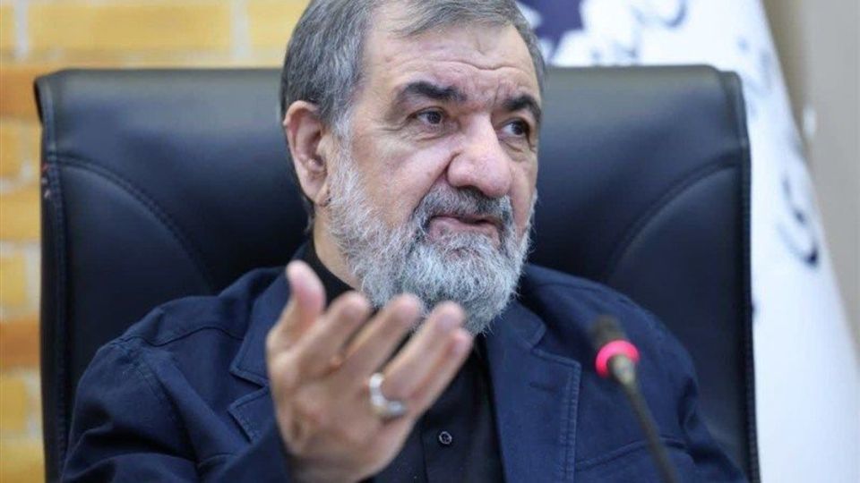 رضایی: تنگه هرمز را به هیچ وجه رها نمیکنیم رضایی: تنگه هرمز را به هیچ وجه رها نمیکنیم