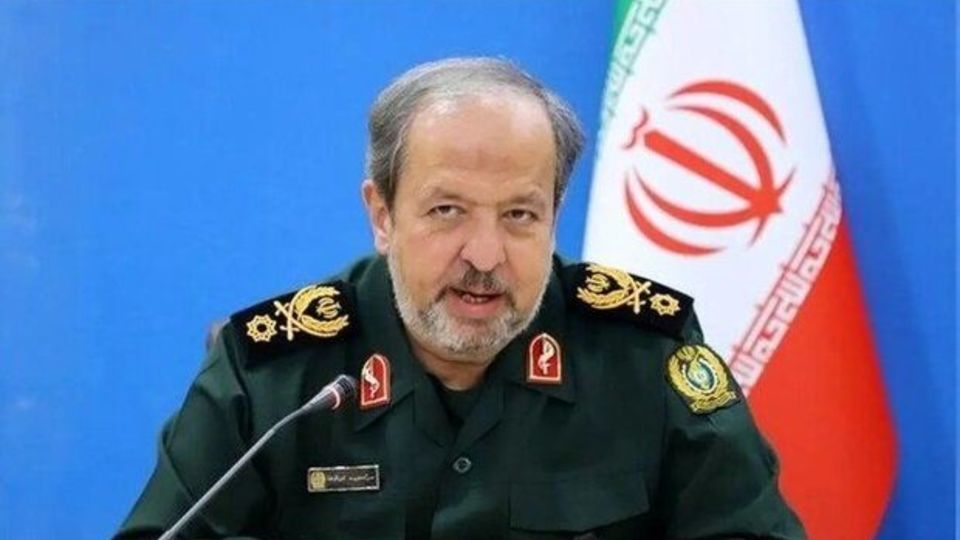 سرپرست وزارت دفاع: نه غافلگیر می‌شویم و نه منفعل