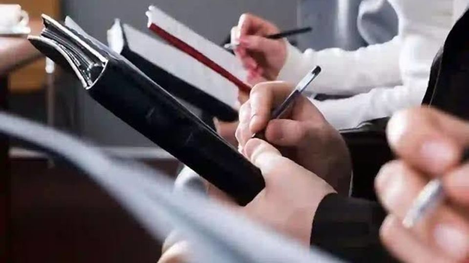 500 هزارتومان وجه نقد و 200 گیگ اینترنت رایگان، هدیه دولت به خبرنگاران به مناسبت روز خبرنگار