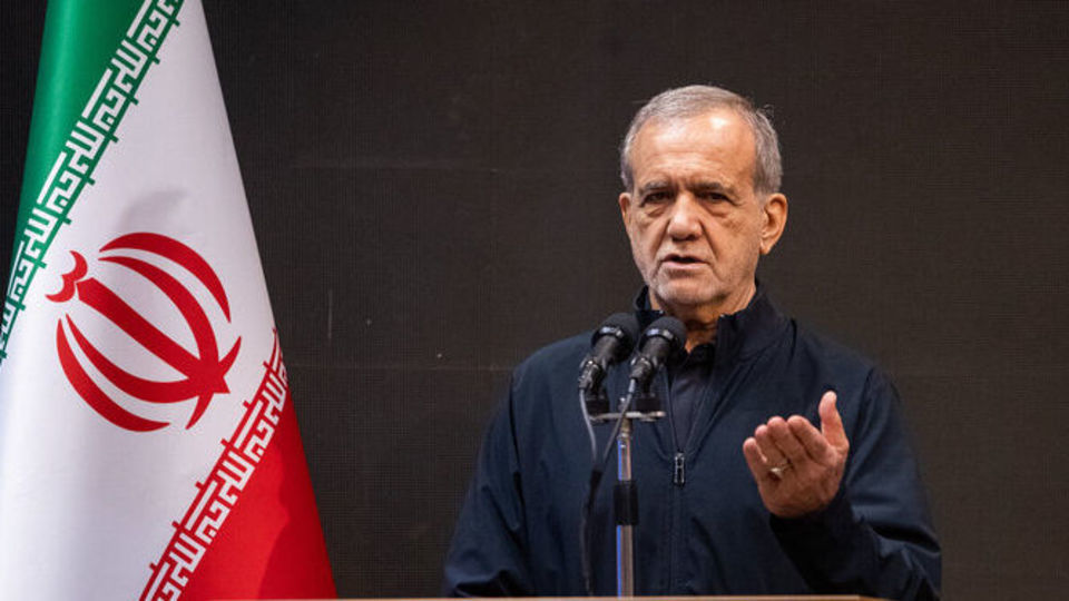 پزشکیان: دشمن کسانی را ترور می‌کنند که گره‌گشای مشکلات جامعه ما هستند