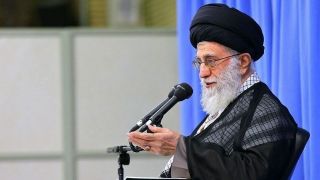 روایت رهبر انقلاب درباره سلمان فارسی با ذکر حدیثی از امام صادق(ع) و توصیه به روحانیون عالم سیاست