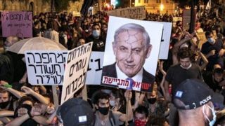 تظاهرات هزاران شهرک‌نشین علیه نتانیاهو با وجود بمباران غزه