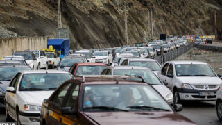 ترافیک سنگین در محور چالوس/ ترافیک نیمه‌سنگین در محورهای هراز و فیروزکوه   