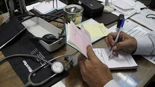 پزشکان پایتخت همچنان نسخه کاغذی می‌نویسند