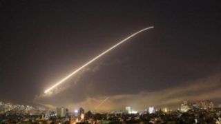 مقابله پدافند هوایی سوریه با موشک‌های صهیونیستی در حمص