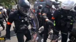 سرکوب معترضان توسط پلیس فرانسه