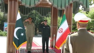  فرمانده ارتش پاکستان با سرلشکر باقری دیدار کرد 