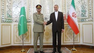 فرمانده ارتش پاکستان: امنیت ایران را امنیت خودمان می‌دانیم      