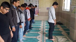 زنگ «نماز» در مدارس سراسر کشور نواخته می‌شود