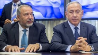 لیبرمن: منتظر استعفای نتانیاهو هستیم