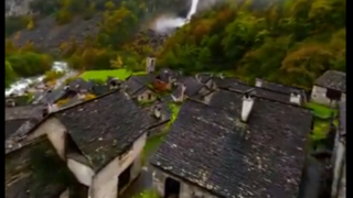 پرواز بر فرازِ روستایی در سوئیس از میانِ برجِ ساعت تا آبشار
