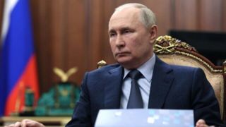 پوتین: ارتش روسیه برای آزادی کل جهان می‌جنگد
