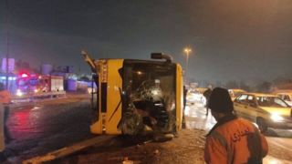 واژگونی اتوبوس مسافربری در غرب تهران