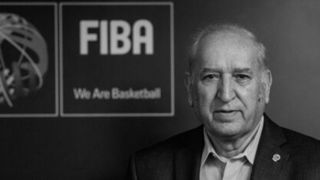 یک دقیقه سکوت در مسابقات بسکتبال غرب آسیا به احترام یک ایرانی