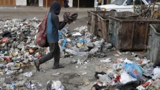 انباشت زباله‌ها در خیابان‌های غزه