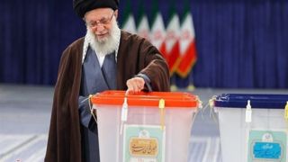 استفتاء از امام خامنه‌ای؛ حکم مسئولیت رأی‌دهنده در قبال عملکرد نامزد انتخاباتی
