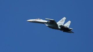 پرواز سه جت جنگنده فرانسوی به‌سوی حریم هوایی روسیه