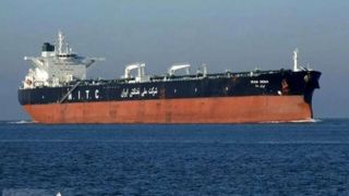 خرید نفت ایران توسط دو عضو رسمی و ناظر اتحادیه اروپا با وجود تحریم‌ها