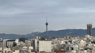 کیفیت هوای تهران در مدار سلامت/پیش‌بینی بارش پراکنده