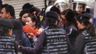 حمله خشن پلیس ترکیه به حامیان فلسطین/ ۴۳ نفر بازداشت شدند
