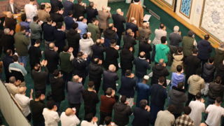 اقامه نماز با شکوه عید سعید فطر در مرکز اسلامی انگلیس