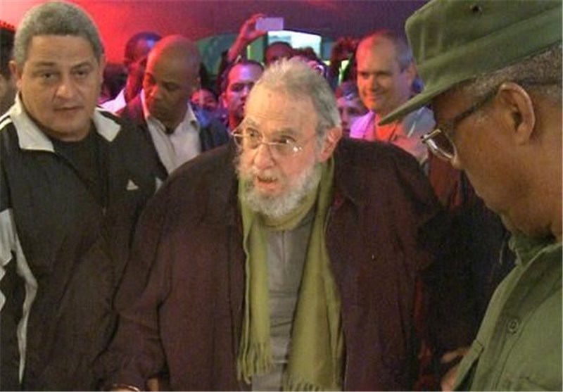 اولین حضور کاسترو در انظار عمومی پس از سه ماه+عکس