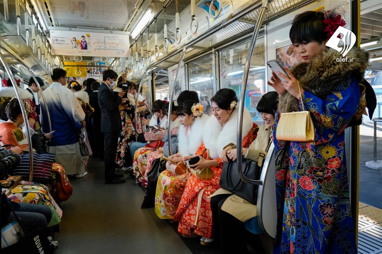 Сколько человек проживает в японии. Япония люди. Япония повседневность. Жизнь в Японии. Япония современная жизнь.