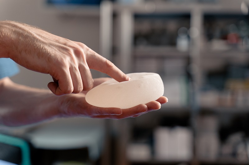 لیفت و پروتز چیست؛ روش های تغییر سایز و رفع افتادگی